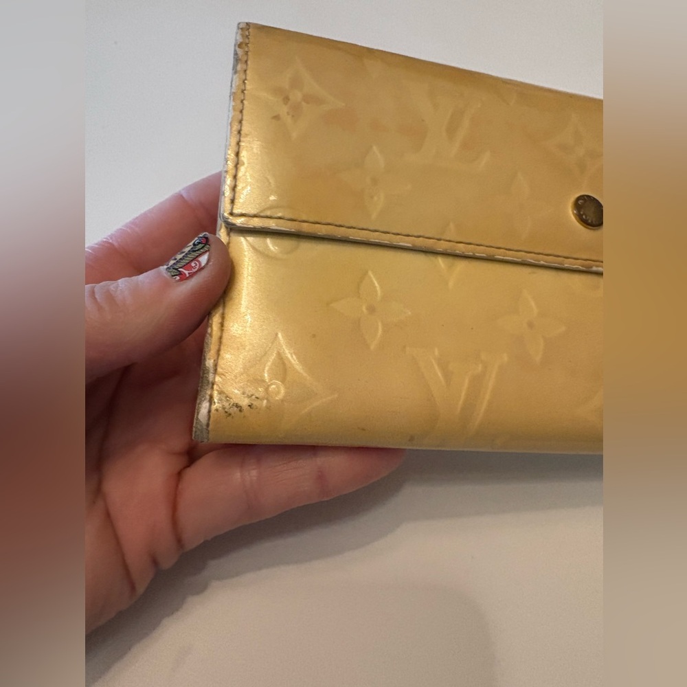Louis Vuitton‎ Beige International Women's Wallet - Picture 7 of 16